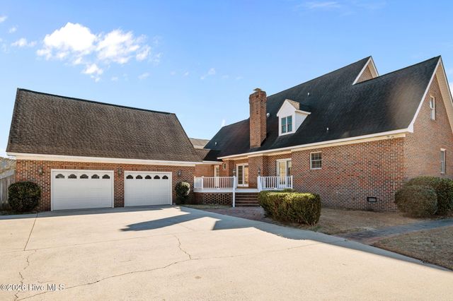 206 Austin Point Drive, Washington, NC 27889