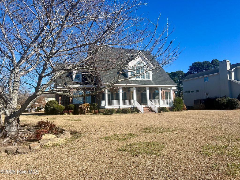 206 Austin Point Drive, Washington, NC 27889