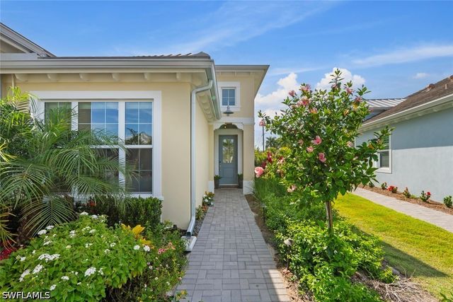 8849 Yucatan CT, Naples, FL 34112