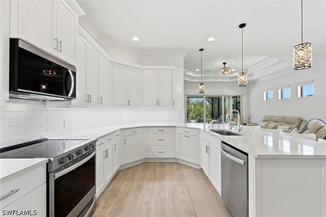 8849 Yucatan CT, Naples, FL 34112