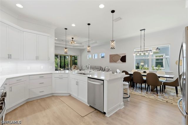 8849 Yucatan CT, Naples, FL 34112