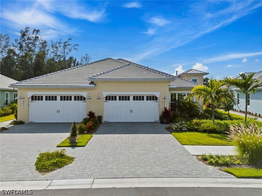8849 Yucatan CT, Naples, FL 34112