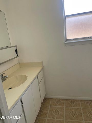 2849 Beachcomber Drive B, El Paso, TX 79936