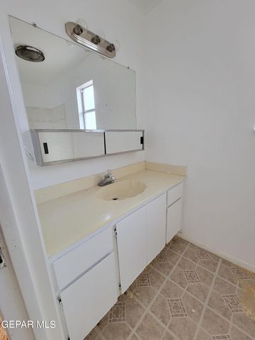 2849 Beachcomber Drive B, El Paso, TX 79936