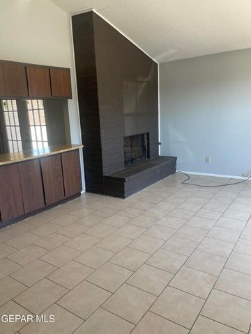 2849 Beachcomber Drive B, El Paso, TX 79936