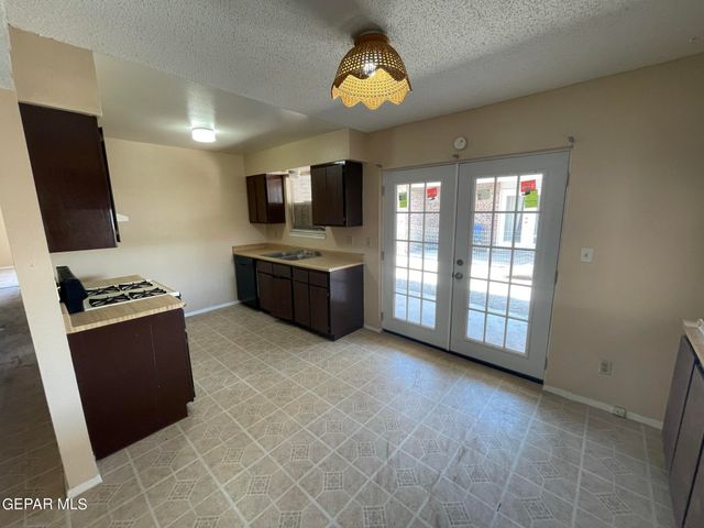 2849 Beachcomber Drive B, El Paso, TX 79936
