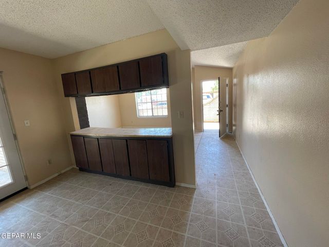 2849 Beachcomber Drive B, El Paso, TX 79936