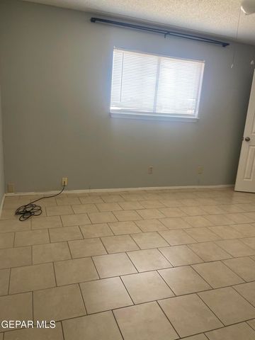 2849 Beachcomber Drive B, El Paso, TX 79936