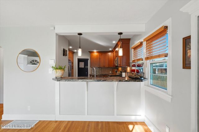 216 W Esplanade Ave, Louisville, KY 40214