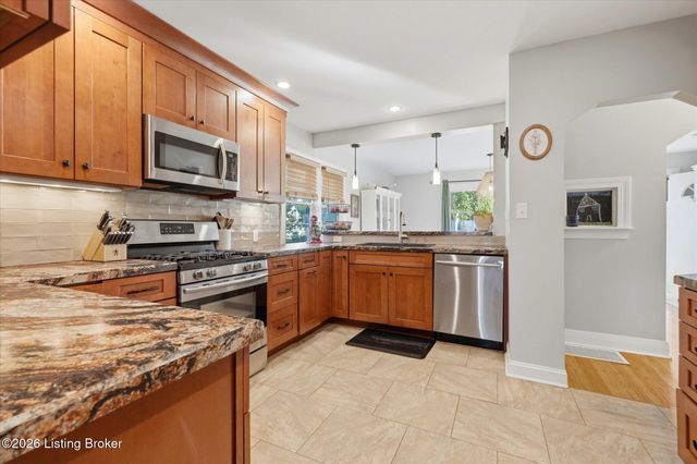 216 W Esplanade Ave, Louisville, KY 40214