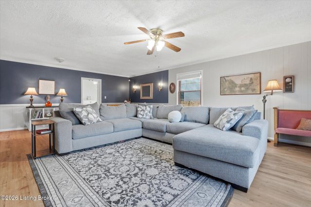 216 W Esplanade Ave, Louisville, KY 40214
