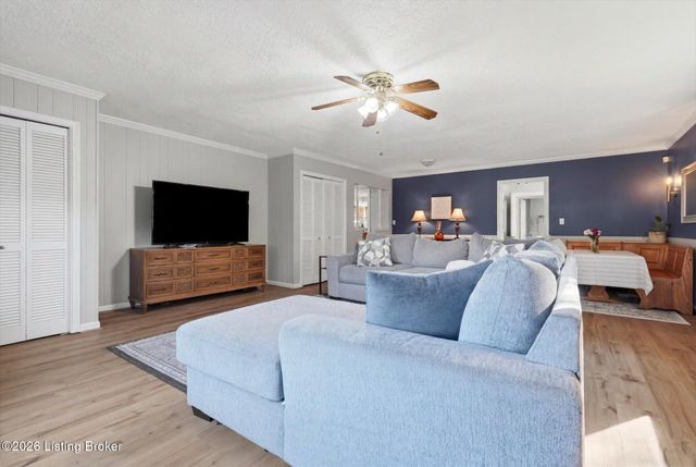 216 W Esplanade Ave, Louisville, KY 40214