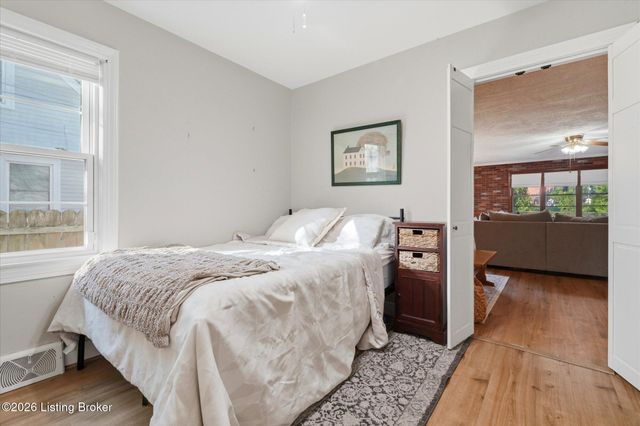 216 W Esplanade Ave, Louisville, KY 40214