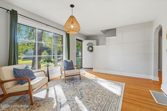 216 W Esplanade Ave, Louisville, KY 40214