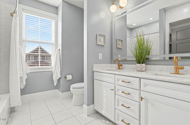 108 Split Trunk Path, Holly Springs, NC 27540