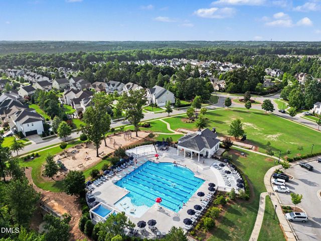 108 Split Trunk Path, Holly Springs, NC 27540