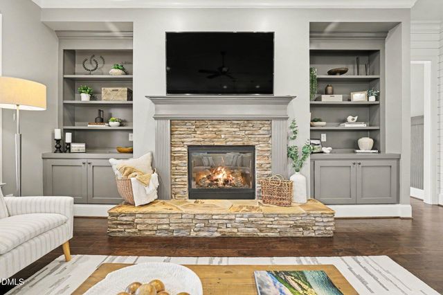 108 Split Trunk Path, Holly Springs, NC 27540