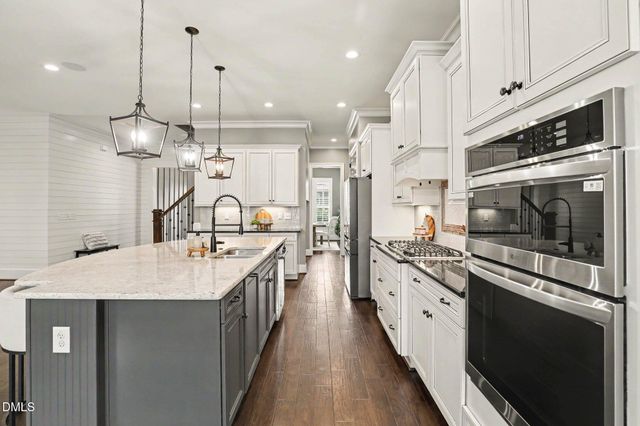 108 Split Trunk Path, Holly Springs, NC 27540