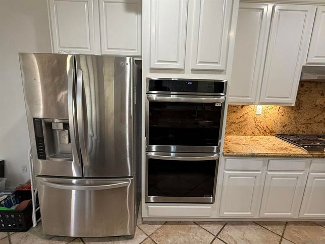 543 Silverhawk Dr, Corona, CA 92879