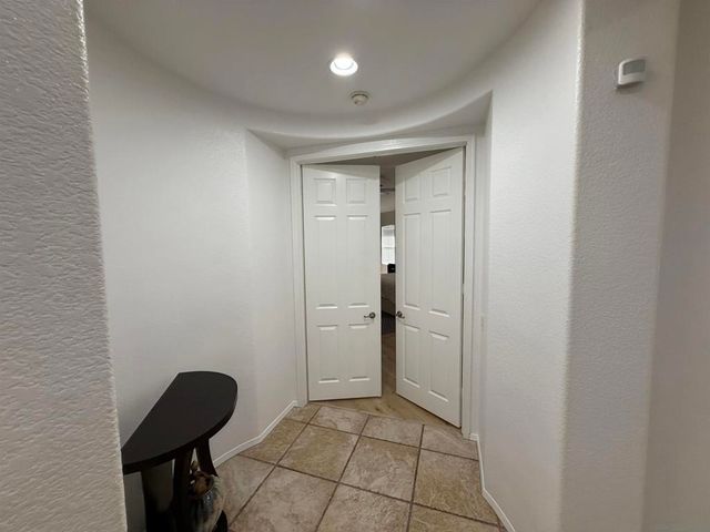 543 Silverhawk Dr, Corona, CA 92879