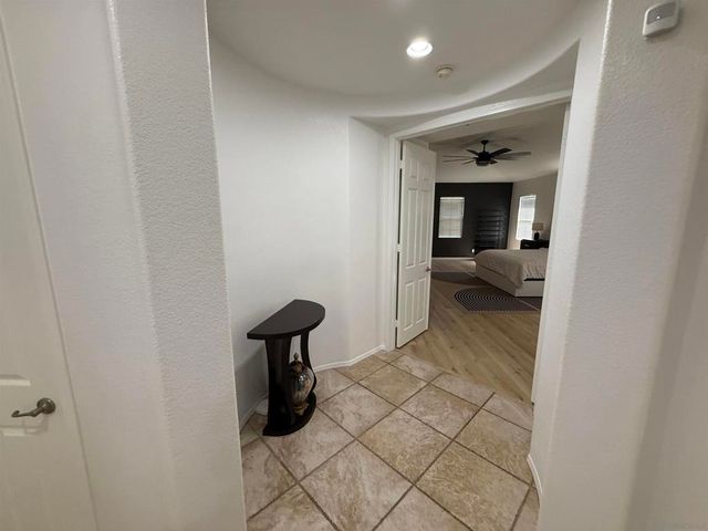 543 Silverhawk Dr, Corona, CA 92879