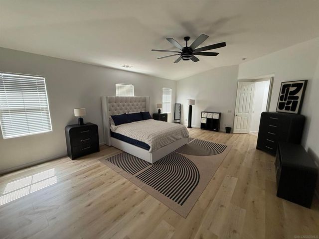 543 Silverhawk Dr, Corona, CA 92879
