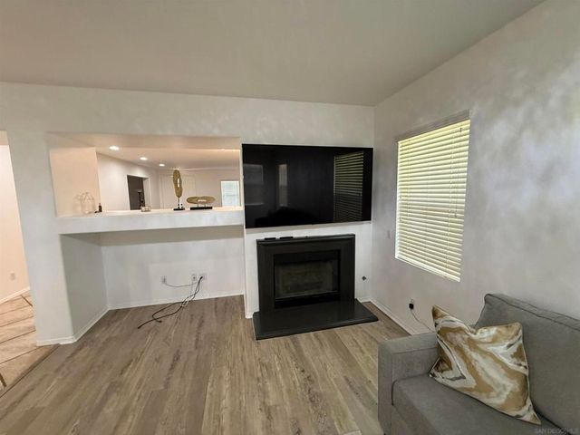 543 Silverhawk Dr, Corona, CA 92879
