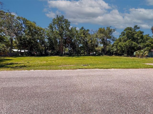 16200 LENORD STREET, Umatilla, FL 32784