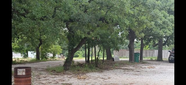 703 W Sherman Street, Chico, TX 76431