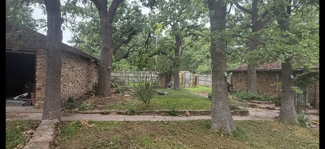 703 W Sherman Street, Chico, TX 76431