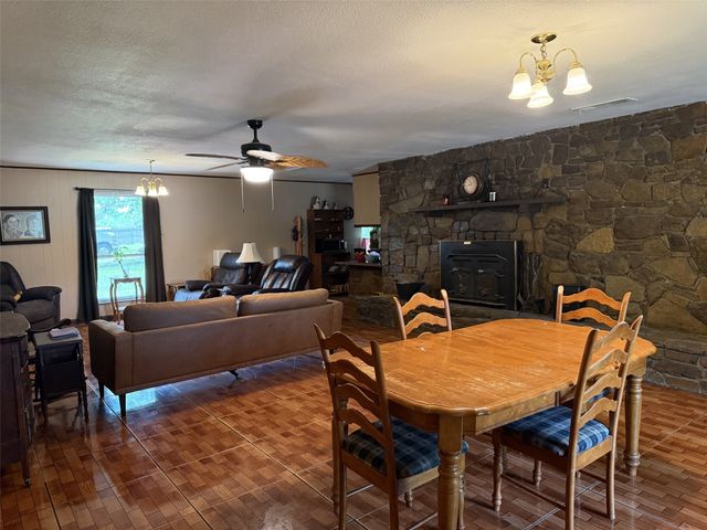 703 W Sherman Street, Chico, TX 76431