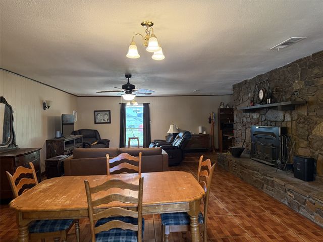 703 W Sherman Street, Chico, TX 76431