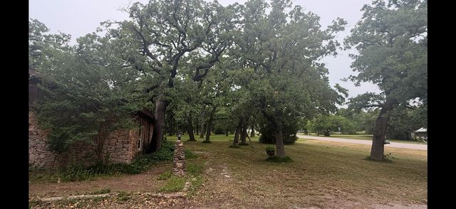 703 W Sherman Street, Chico, TX 76431