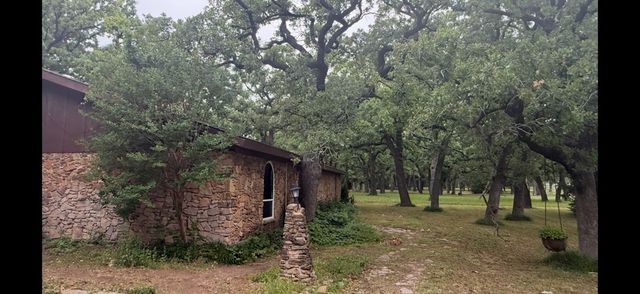 703 W Sherman Street, Chico, TX 76431