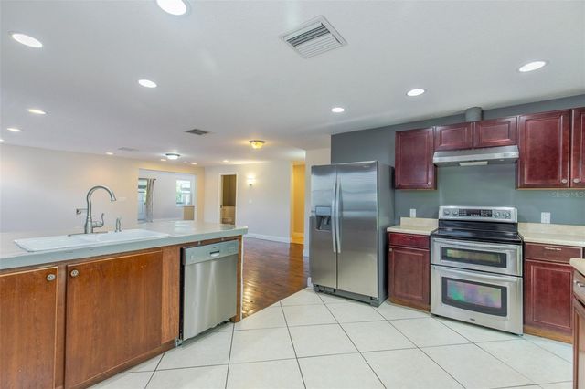 802 8TH STREET N 802, St Petersburg, FL 33701