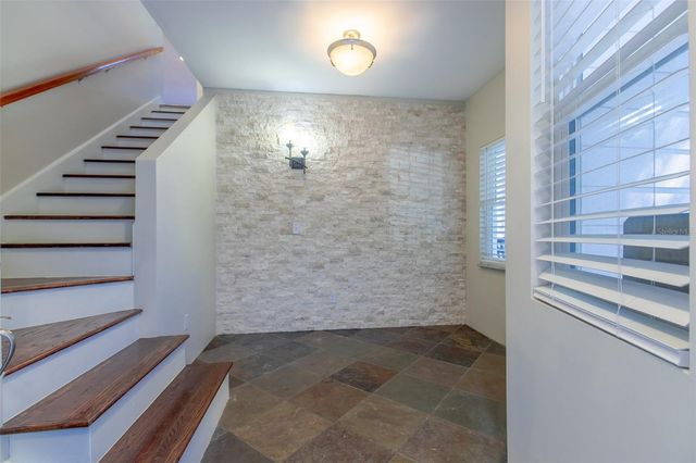 802 8TH STREET N 802, St Petersburg, FL 33701
