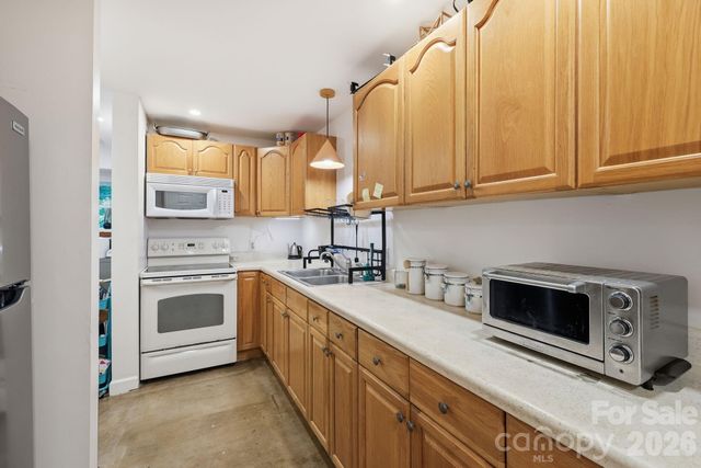 2 Coneflower Court, Black Mountain, NC 28711