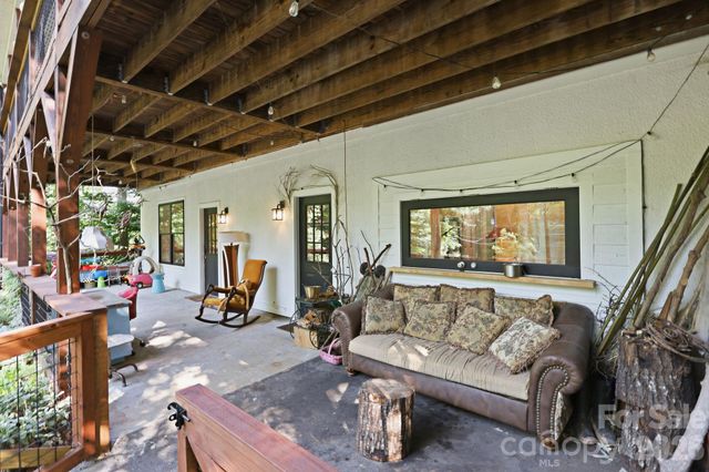 2 Coneflower Court, Black Mountain, NC 28711