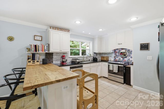 2 Coneflower Court, Black Mountain, NC 28711