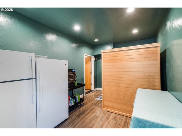 2742 BLUE SPRUCE Dr, Eugene, OR 97405
