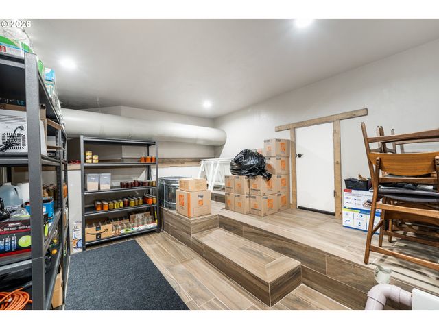 2742 BLUE SPRUCE Dr, Eugene, OR 97405