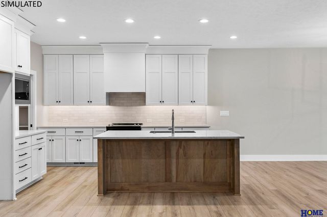 10009 Edgewater Lane, Lincoln, NE 68527