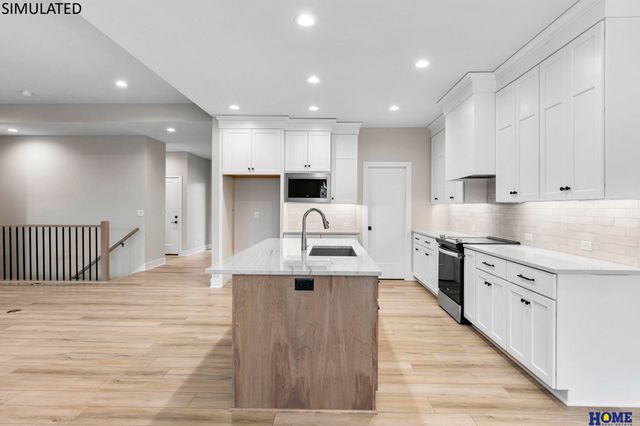 10009 Edgewater Lane, Lincoln, NE 68527