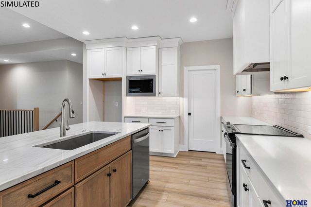 10009 Edgewater Lane, Lincoln, NE 68527