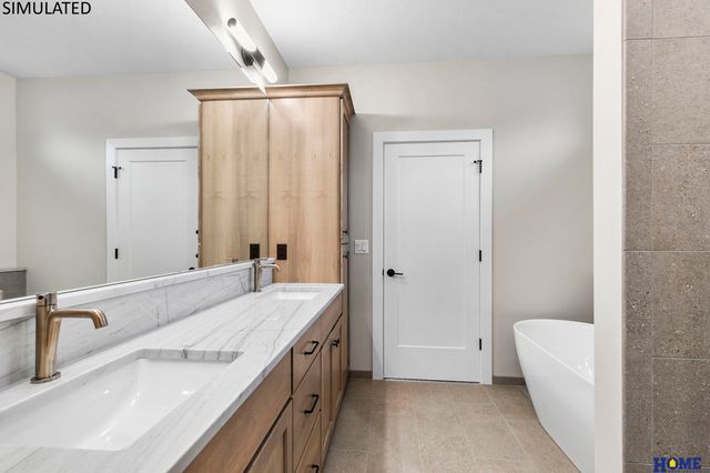 10009 Edgewater Lane, Lincoln, NE 68527