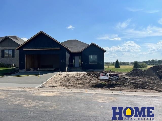 10009 Edgewater Lane, Lincoln, NE 68527