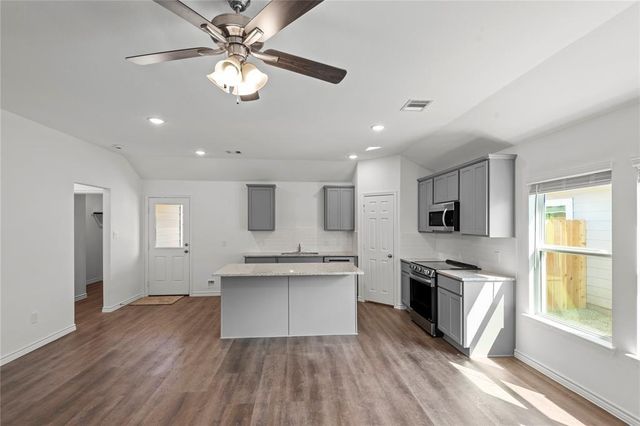 803 Stoney Point Lane, Dayton, TX 77535