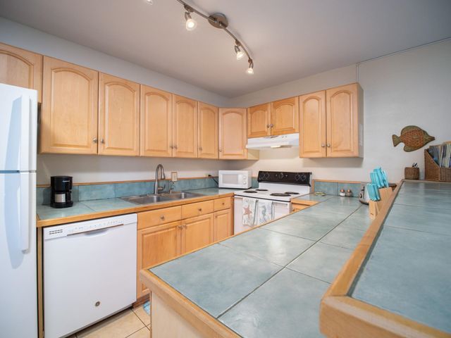 2387 S Kihei Rd Apt A104 104, Kihei, HI 96753