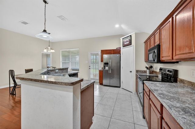 7424 Lake Front Trail, Arlington, TX 76002