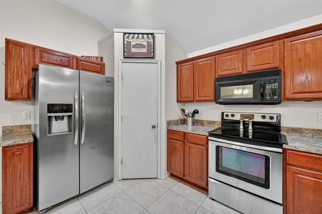 7424 Lake Front Trail, Arlington, TX 76002